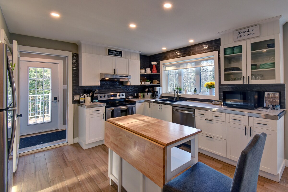 Eden vacation home in Mont-Tremblant, Quebec — additional view